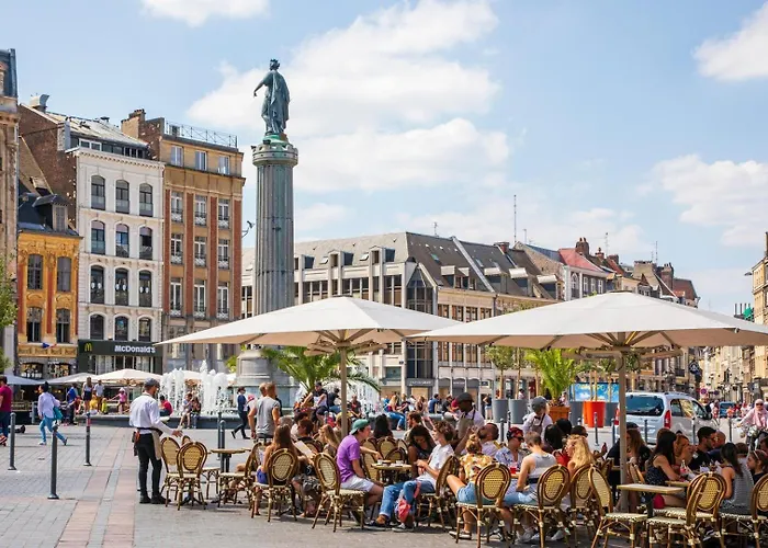 Hypercentre Equipped For 2 People! *